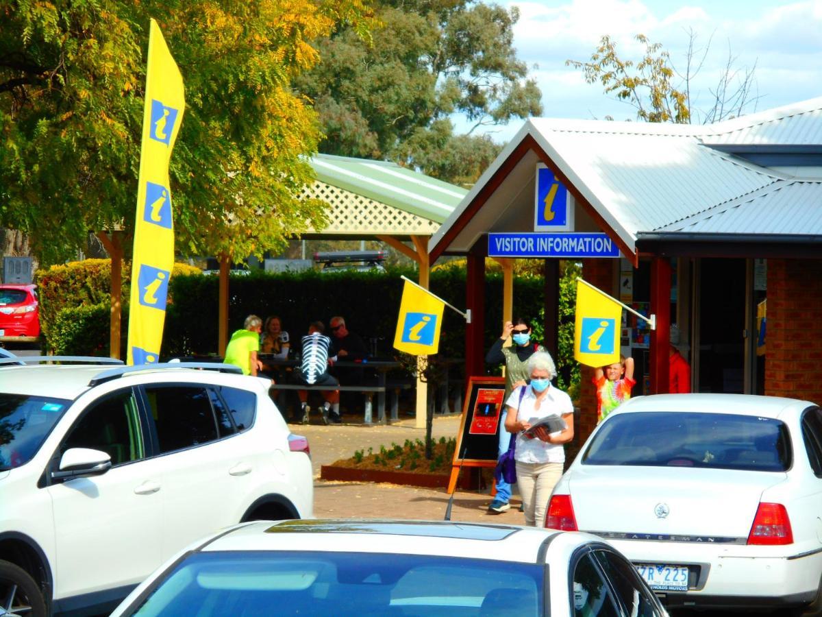 Townhouse Motel Cowra Εξωτερικό φωτογραφία