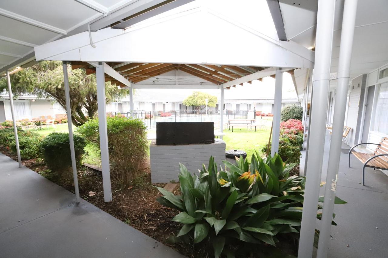 Townhouse Motel Cowra Εξωτερικό φωτογραφία