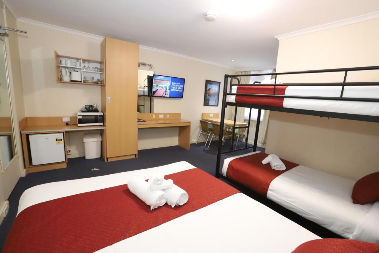 Townhouse Motel Cowra Εξωτερικό φωτογραφία