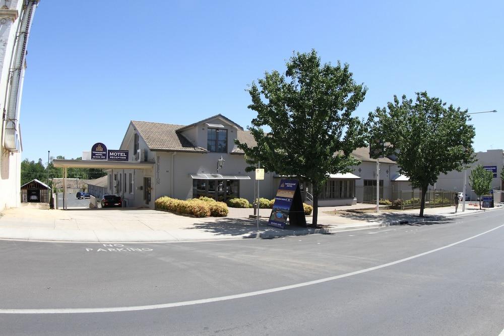 Townhouse Motel Cowra Εξωτερικό φωτογραφία