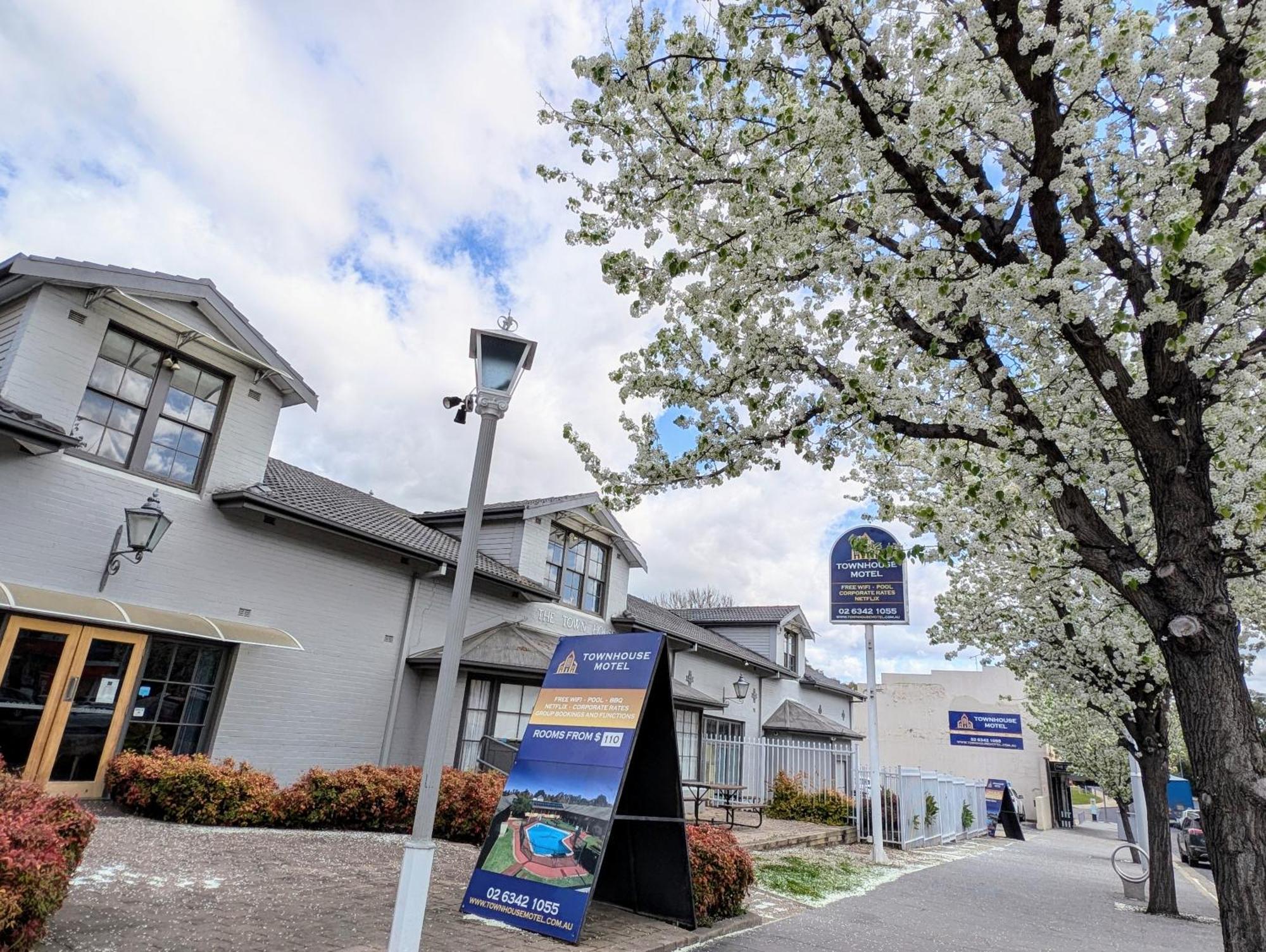 Townhouse Motel Cowra Εξωτερικό φωτογραφία